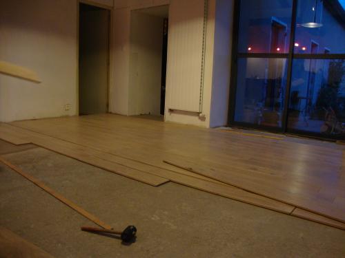  A la fin de la première journée de parquet. L'alignement des premières rangées a été un peu chaud.