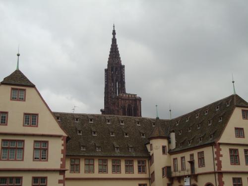 Stasbourg, donc, et sa cathédrale, évidemment. C'est presque un scandale qu'elle ne soit pas apparue plus tôt dans ces pages.