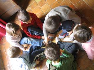 Attention : les enfants font "trou-trou", ça augure de courses poursuites effrénées 